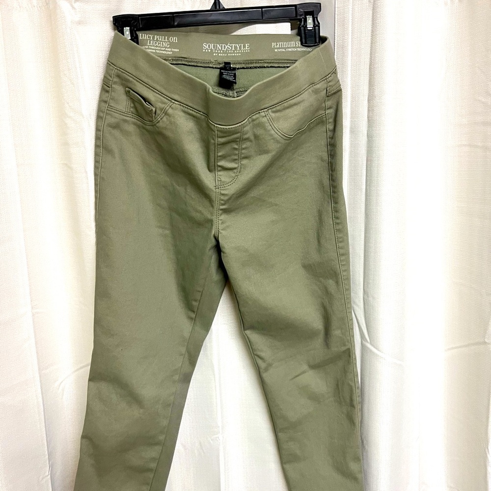 Bought for sister as a gift.  Too small